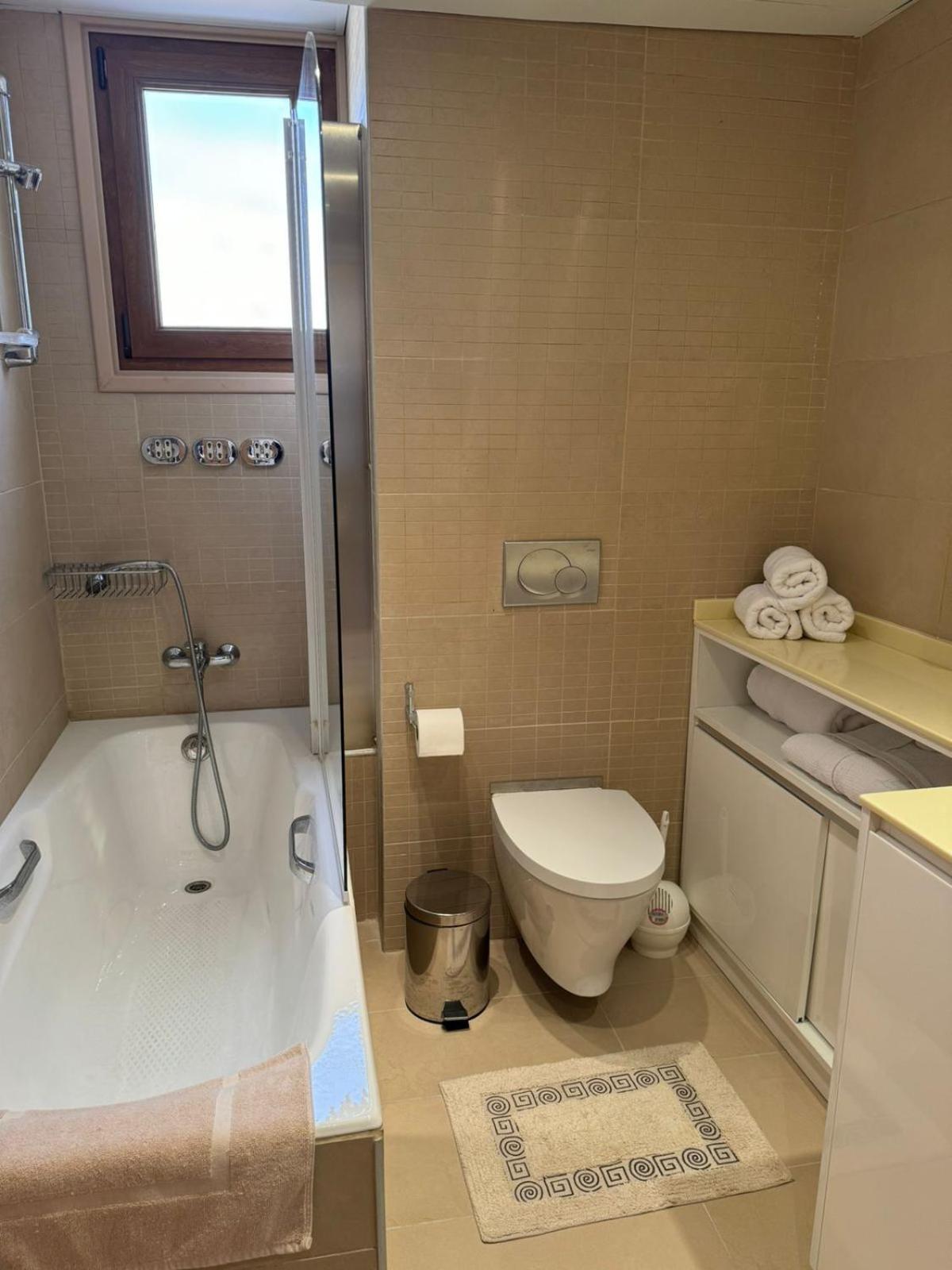 11 Suites - Golden Sunrise Suite ลาร์นาคา ห้อง รูปภาพ